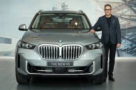 BMW Launches 2023 X5 Facelift with New Design, Advanced Tech, and Lower Starting Price